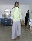 Pantalon beige-gris esprit "jupe-culotte"