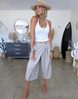 Pantalon beige-gris esprit "jupe-culotte"