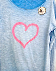 T-shirt coeur bleu et rose fluo