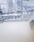 Veste en jean entièrement customisée