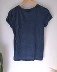 T-shirt bleu à inscriptions