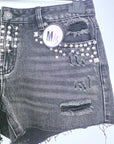 Short gris délavé muni de clous - 𝐌𝐚𝐫𝐢𝐧𝐚𝟒𝟒𝐟𝐚𝐦𝐢𝐥𝐲