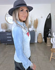 Chemise en jean customisée