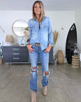 Chemise en denim bleu délavé