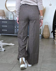 Pantalon palazzo marron à imprimé à carreaux