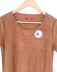 Robe suédine de couleur cognac - 𝐌𝐚𝐫𝐢𝐧𝐚𝟒𝟒𝐟𝐚𝐦𝐢𝐥𝐲