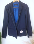 Veste chic et cintrée bleu marine à fines rayures - 𝐌𝐚𝐫𝐢𝐧𝐚𝟒𝟒𝐟𝐚𝐦𝐢𝐥𝐲
