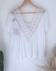 T-shirt blanc encolure en V au dos - 𝐌𝐚𝐫𝐢𝐧𝐚𝟒𝟒𝐟𝐚𝐦𝐢𝐥𝐲