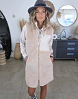 Manteau sans manche beige à bouclette - 𝐌𝐚𝐫𝐢𝐧𝐚𝟒𝟒𝐟𝐚𝐦𝐢𝐥𝐲