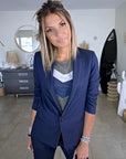Veste chic et cintrée bleu marine à fines rayures - 𝐌𝐚𝐫𝐢𝐧𝐚𝟒𝟒𝐟𝐚𝐦𝐢𝐥𝐲