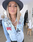 Chemise en jean customisée
