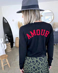 Pull noir inscription dos amour en rouge - 𝐌𝐚𝐫𝐢𝐧𝐚𝟒𝟒𝐟𝐚𝐦𝐢𝐥𝐲