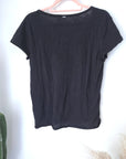 T-shirt noir à inscriptions blanches paillettées - 𝐌𝐚𝐫𝐢𝐧𝐚𝟒𝟒𝐟𝐚𝐦𝐢𝐥𝐲