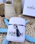 Bracelet pompon bleu DORIANE - 𝐌𝐚𝐫𝐢𝐧𝐚𝟒𝟒𝐟𝐚𝐦𝐢𝐥𝐲