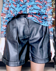 Short similicuir noir PINKO - 𝐌𝐚𝐫𝐢𝐧𝐚𝟒𝟒𝐟𝐚𝐦𝐢𝐥𝐲