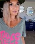 Tee-shirt à tag kaki - 𝐌𝐚𝐫𝐢𝐧𝐚𝟒𝟒𝐟𝐚𝐦𝐢𝐥𝐲