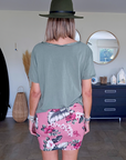 Tee-shirt à tag kaki - 𝐌𝐚𝐫𝐢𝐧𝐚𝟒𝟒𝐟𝐚𝐦𝐢𝐥𝐲