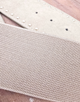 Ceinture élastique beige à boucle dorée
