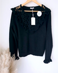 Pull black
