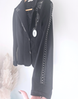 Veste cintrée noire cloutée