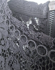 Haut noir en dentelle