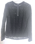 Haut noir en dentelle