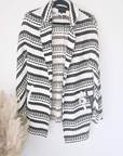 Gilet chaud ethnique noir et blanc - 𝐌𝐚𝐫𝐢𝐧𝐚𝟒𝟒𝐟𝐚𝐦𝐢𝐥𝐲