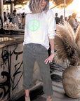 Pull blanc peace & love vert fluo - 𝐌𝐚𝐫𝐢𝐧𝐚𝟒𝟒𝐟𝐚𝐦𝐢𝐥𝐲