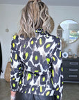 Veste cintrée noire à imprimé léopard jaune fluo - 𝐌𝐚𝐫𝐢𝐧𝐚𝟒𝟒𝐟𝐚𝐦𝐢𝐥𝐲