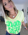 T-shirt jaune à inscription fluo