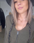 Cardigan kaki à écusson perles bijoux - 𝐌𝐚𝐫𝐢𝐧𝐚𝟒𝟒𝐟𝐚𝐦𝐢𝐥𝐲