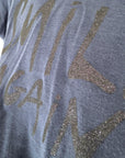 T-shirt bleu à inscriptions