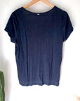 T-shirt bleu à inscriptions