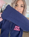 Pull bleu marine à inscriptions - 𝐌𝐚𝐫𝐢𝐧𝐚𝟒𝟒𝐟𝐚𝐦𝐢𝐥𝐲
