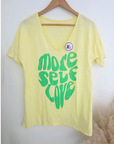 T-shirt jaune à inscription fluo