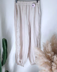 Ensemble beige haut + pantalon à bandes latérales