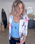 Veste blanche cintrée à imprimé skull - 𝐌𝐚𝐫𝐢𝐧𝐚𝟒𝟒𝐟𝐚𝐦𝐢𝐥𝐲