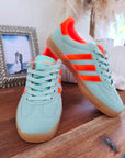 Baskets gazelle Indoor vert d'eau et orange fluo - 𝐌𝐚𝐫𝐢𝐧𝐚𝟒𝟒𝐟𝐚𝐦𝐢𝐥𝐲