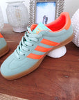 Baskets gazelle Indoor vert d'eau et orange fluo - 𝐌𝐚𝐫𝐢𝐧𝐚𝟒𝟒𝐟𝐚𝐦𝐢𝐥𝐲