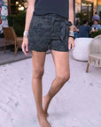 Short kaki à imprimé noir - 𝐌𝐚𝐫𝐢𝐧𝐚𝟒𝟒𝐟𝐚𝐦𝐢𝐥𝐲