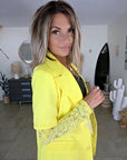 Veste soleil aux manches en dentelle
