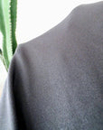 Robe longue noire cloutée