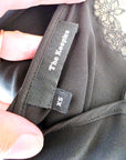 Débardeur noir à encolure dentelle