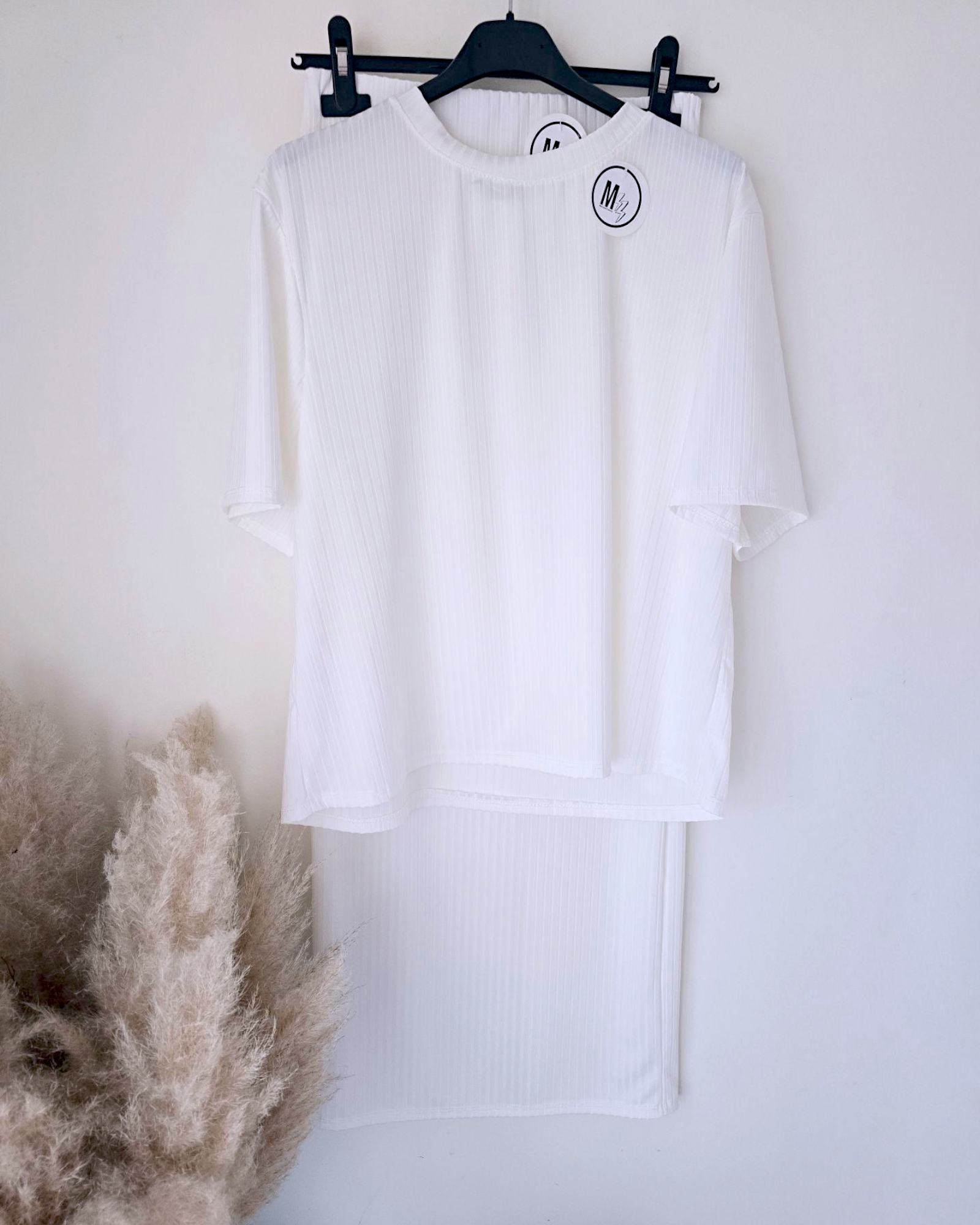 Ensemble White