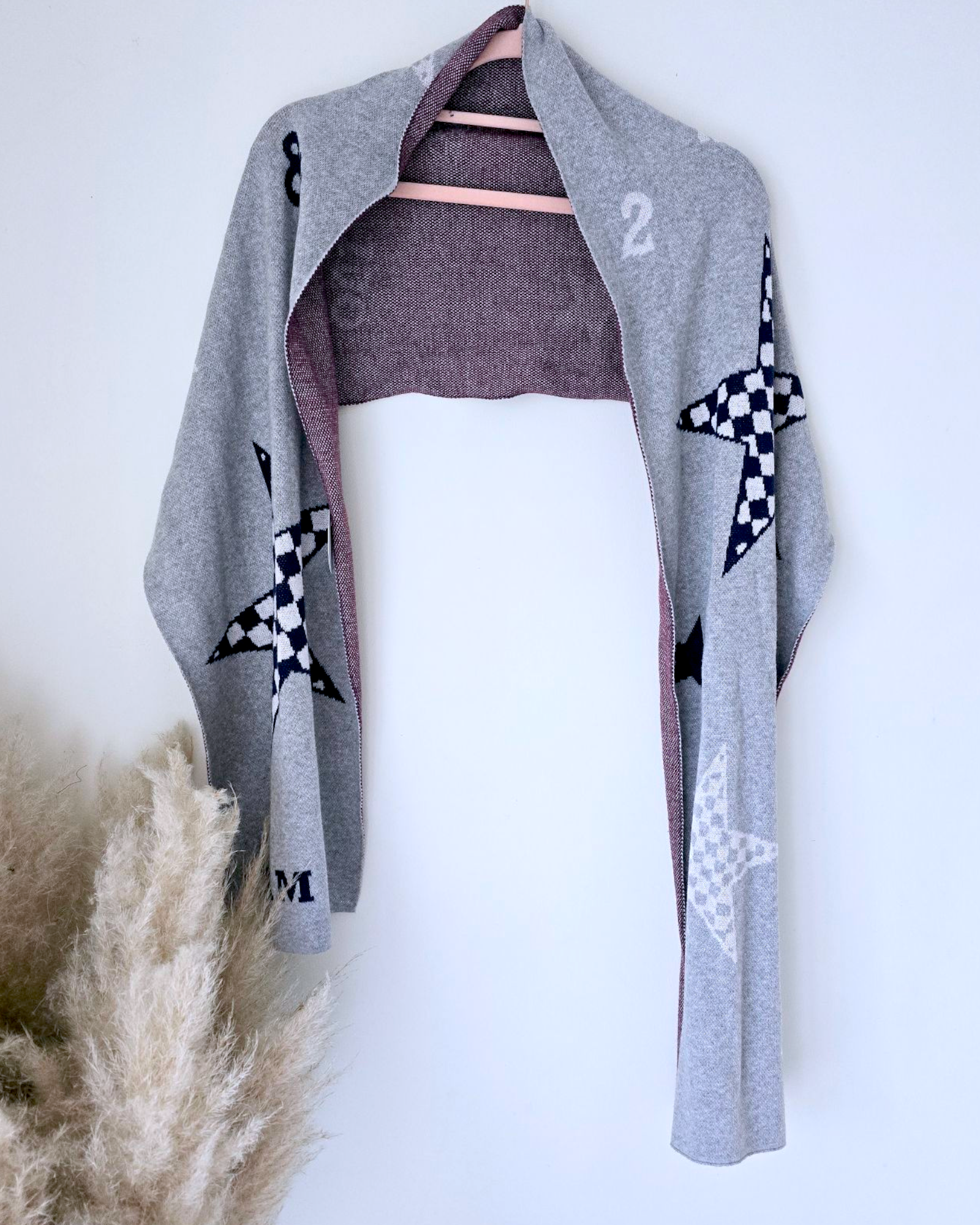 Cardigan + écharpe tags