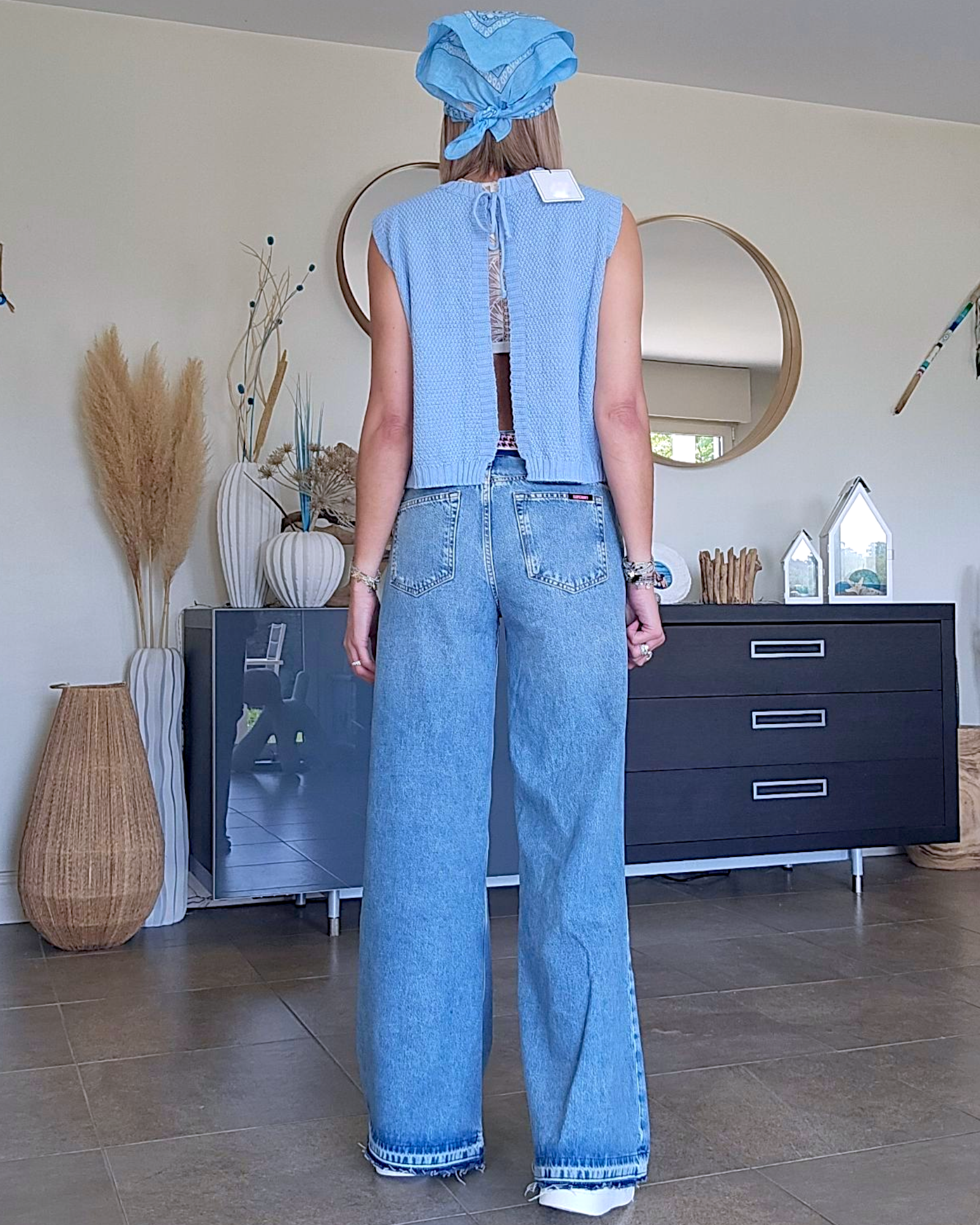 Pull bleu ciel dos nu