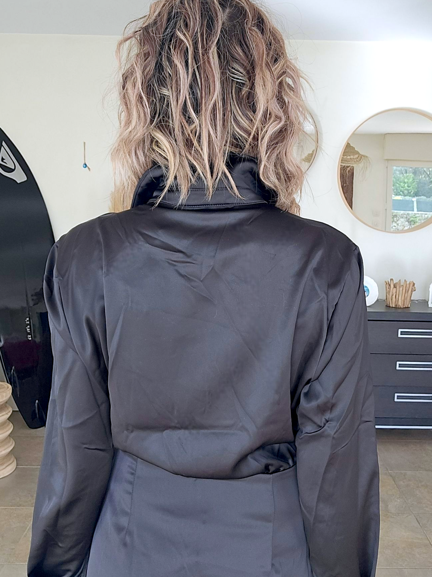 Robe black