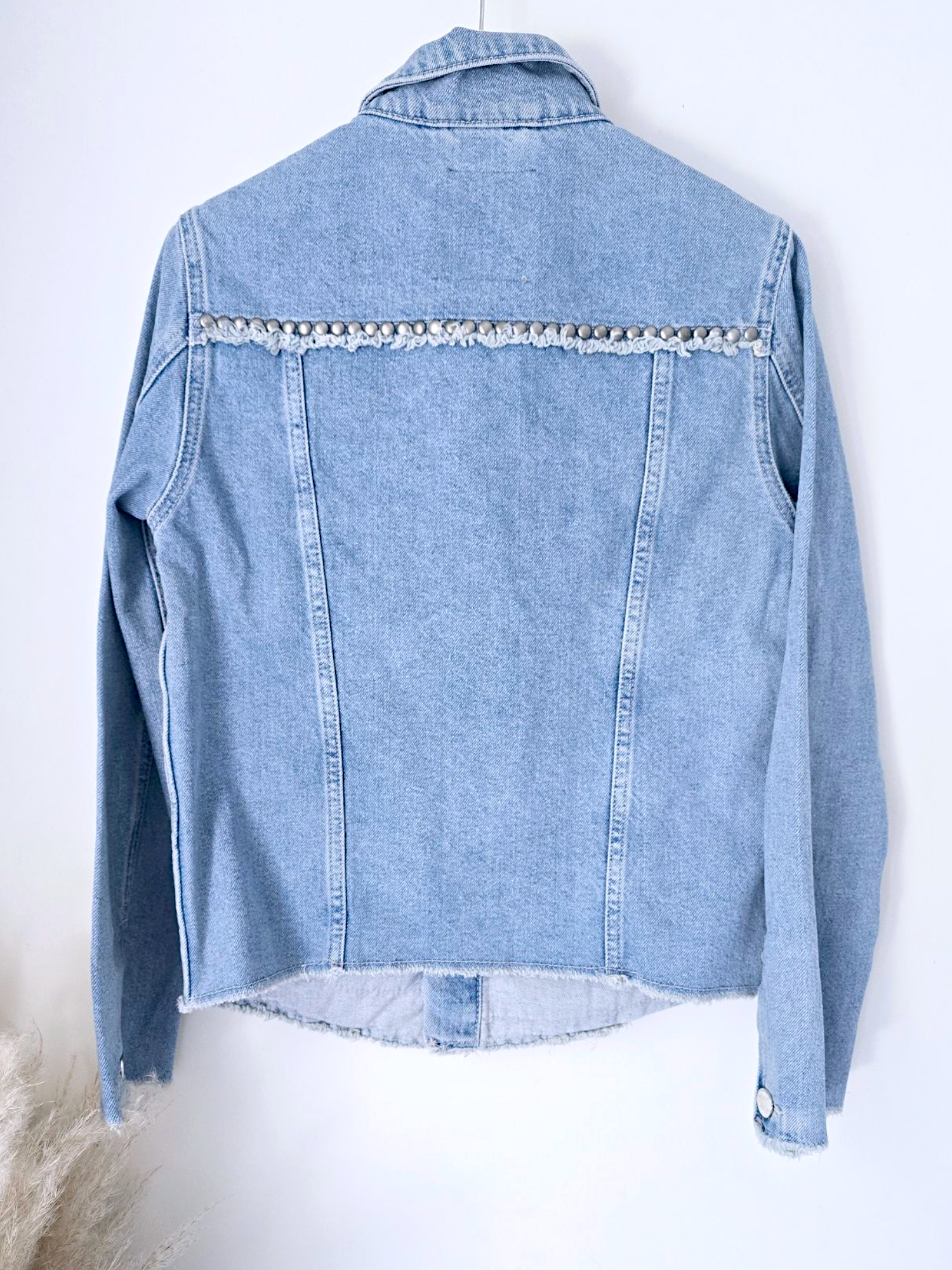 Veste denim cloutés