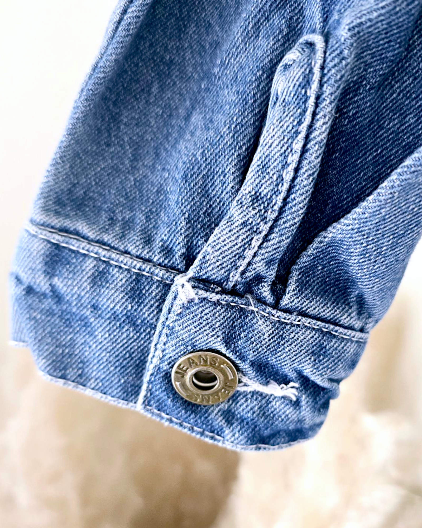 Veste denim à tags