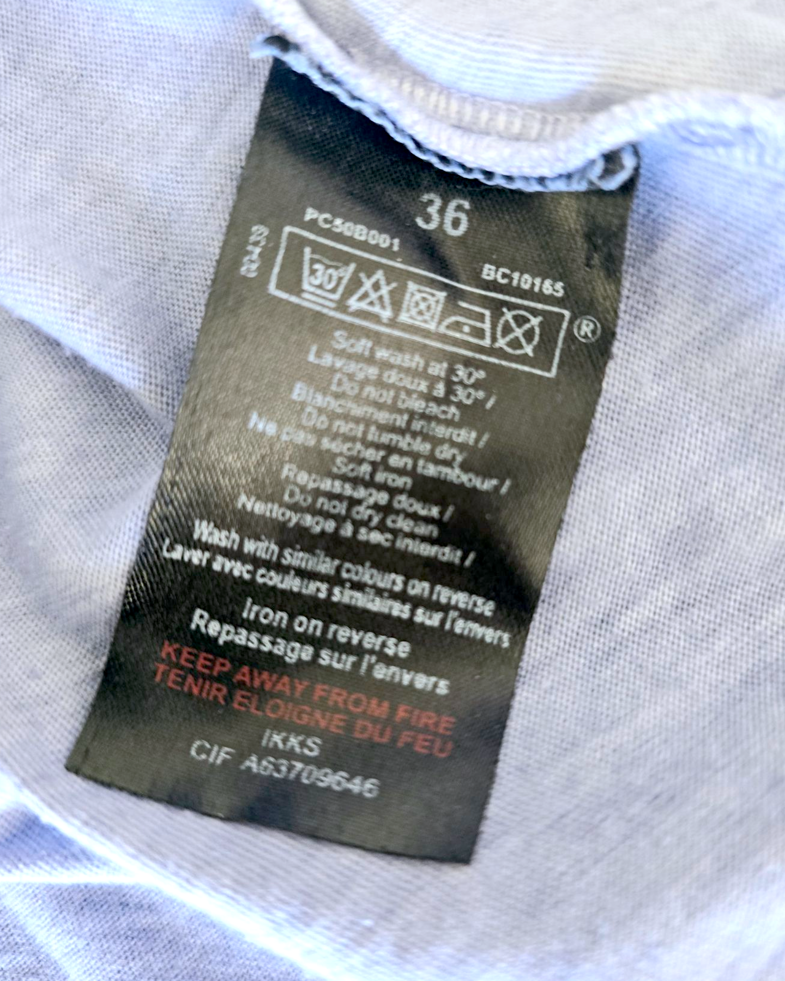 Tee-shirt fin bleu
